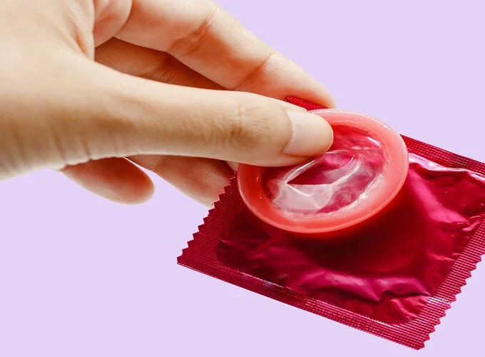 در چه شرایطی احتمال بارداری با کاندوم کاهش می‌یابد؟