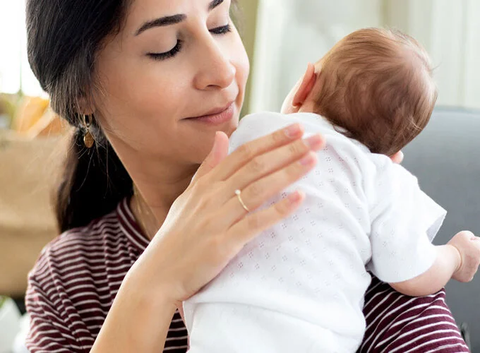 علت نفخ در نوزادان چیست؟